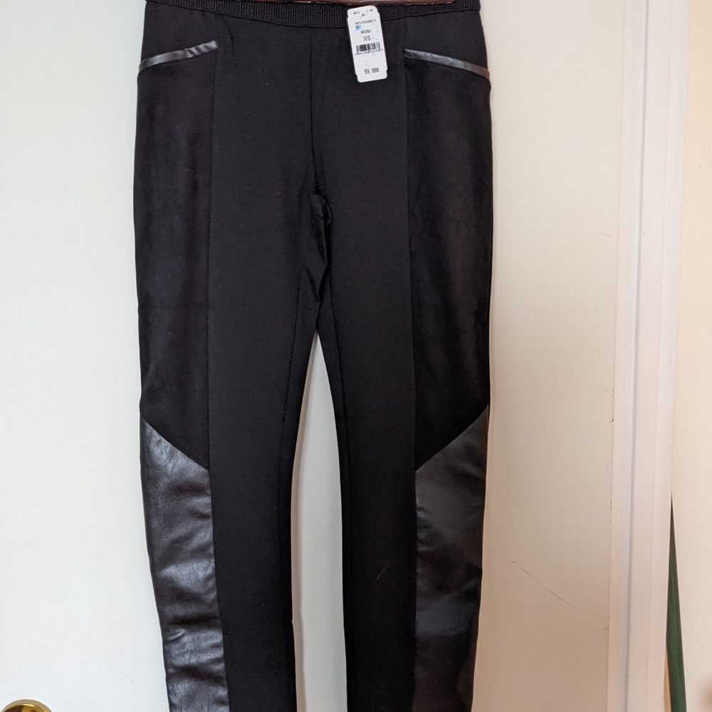 Marie Claire black leggings size xs, fits like a medium